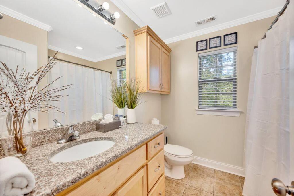 康科德Cozy 2B Townhouse King Bed Free Parking Tv In Brs别墅 外观 照片